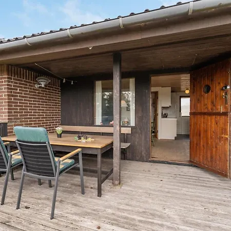 Thorgisl - 1-4km From The Sea By Interhome