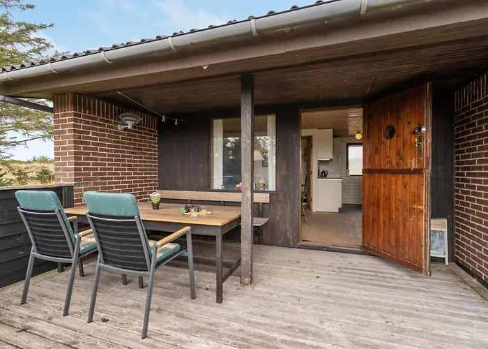 Thorgisl - 1-4km From The Sea By Interhome