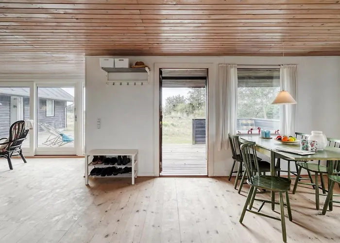 Thorgisl - 1-4km From The Sea By Interhome